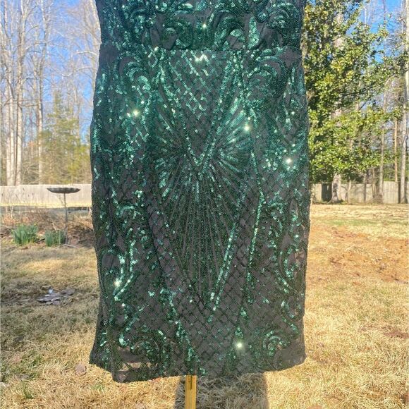 Windsor Emerald Green Sequin Pencil Mini Party Dress - Picture 5 of 8